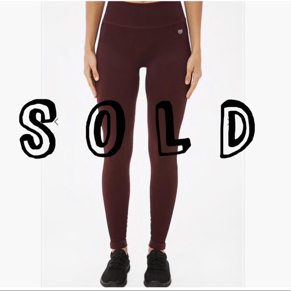 New w/ tags mid rise workout pants - Picture 1 of 3